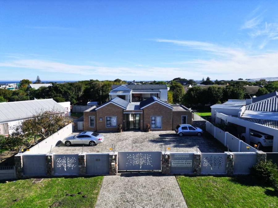 7 Bedroom Property for Sale in Sandbaai Western Cape